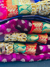 Load image into Gallery viewer, شدید گلابی| Shadeed Gulabi | 1 of 5 | one of a kind dupatta